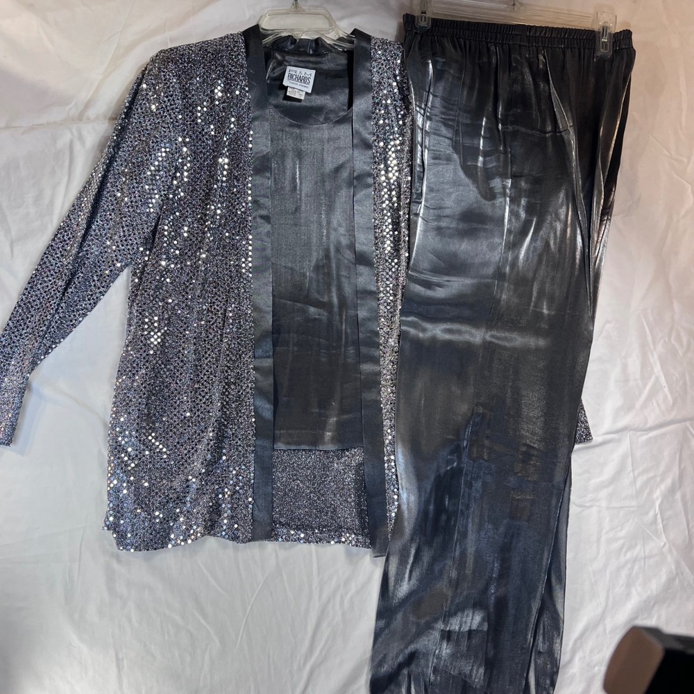 R & M Richards Silver Sequin 2 Piece Pant Suit Set Metallic Formal Evening 8